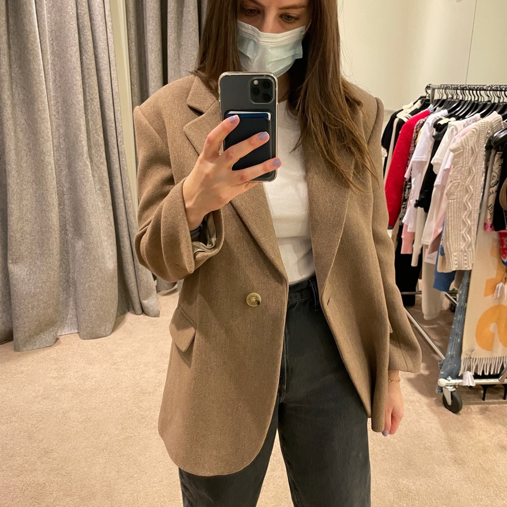 Meet your Posher, Danielle